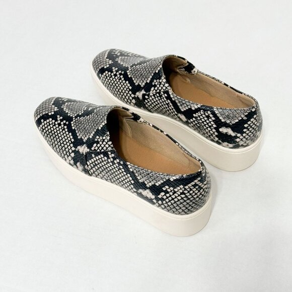 BareTraps Shoes - Baretraps Yannah NWOB Sz 6 Buff Slip On Sneaker